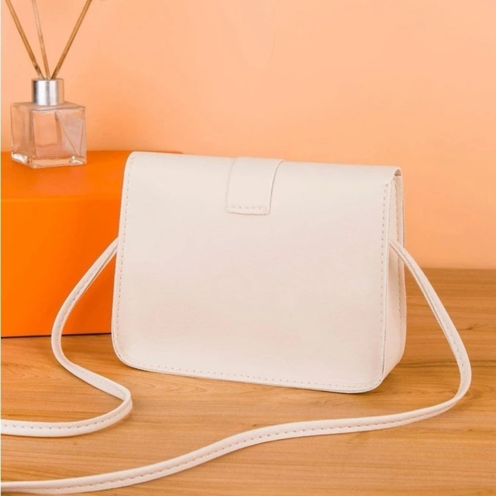 ⚠️Clearance🤍Mini Flap Square Bag Faux Pearls - Picture 6 of 6